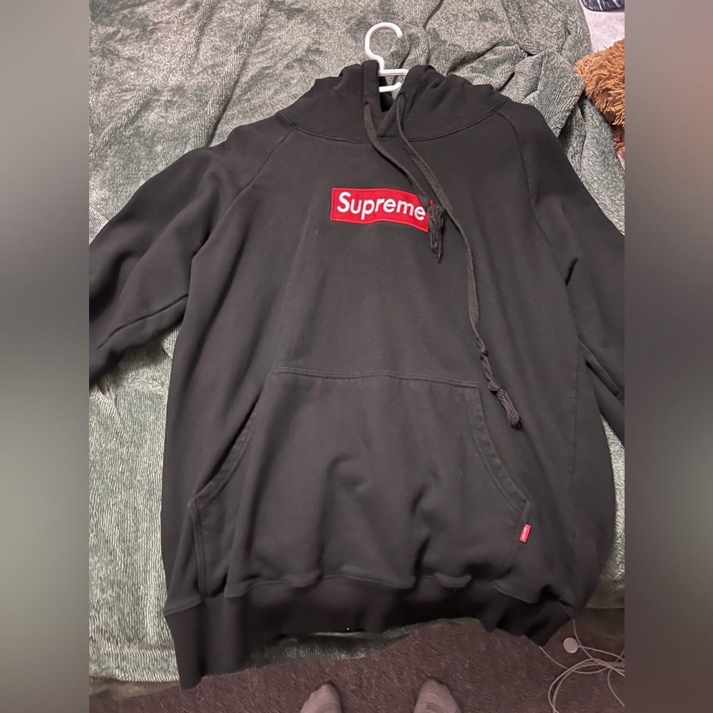 XL supreme hoodie